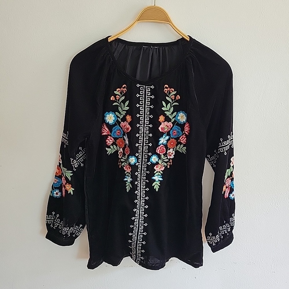 Potpourri Group Embroidered Velvet Blouse Black Scoop Neck Boho Cowgirl Western
